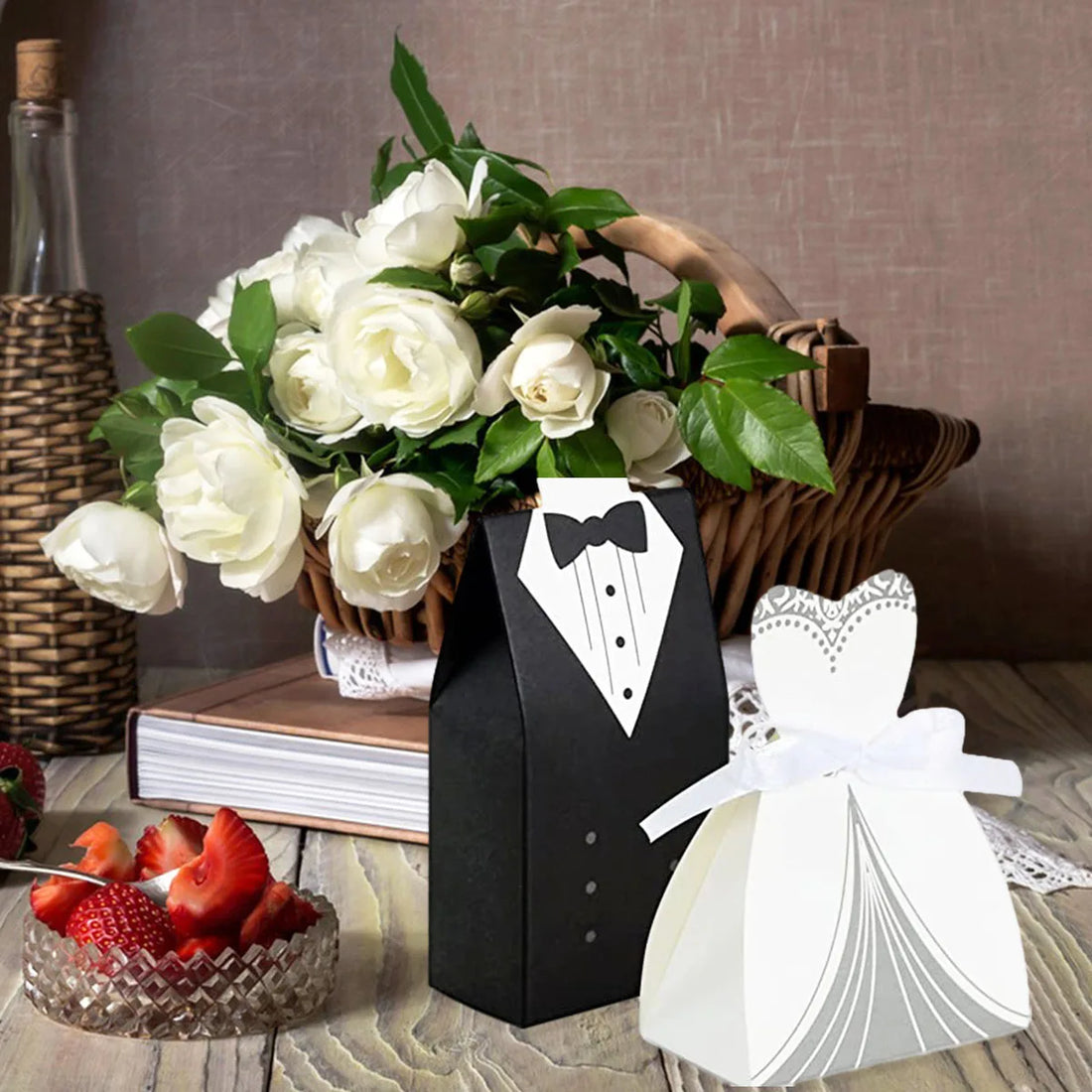 100Pcs Wedding Candy Boxes Groom Bridal Dress Shaped Gifts
